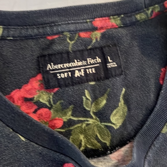 Large Abercrombie and Fitch Floral T-Shirt - Picture 2 of 3